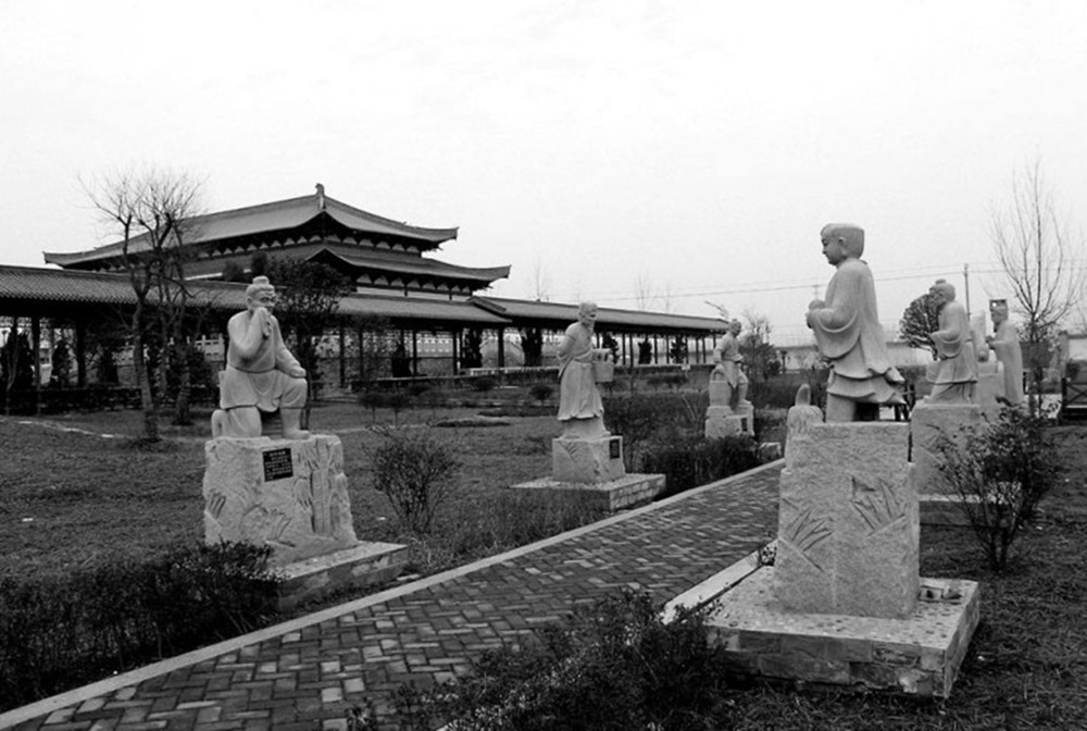 A scenic view of Xinyang Huangguogucheng