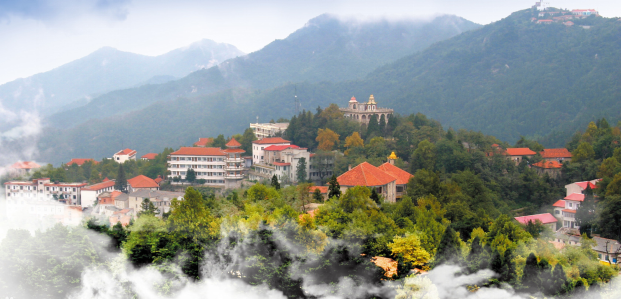 A scenic view of Xinyang Jigongshanjindaijianzhuqun