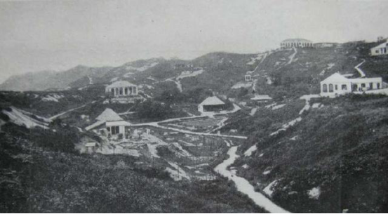 A scenic view of Xinyang Jigongshanjindaijianzhuqun