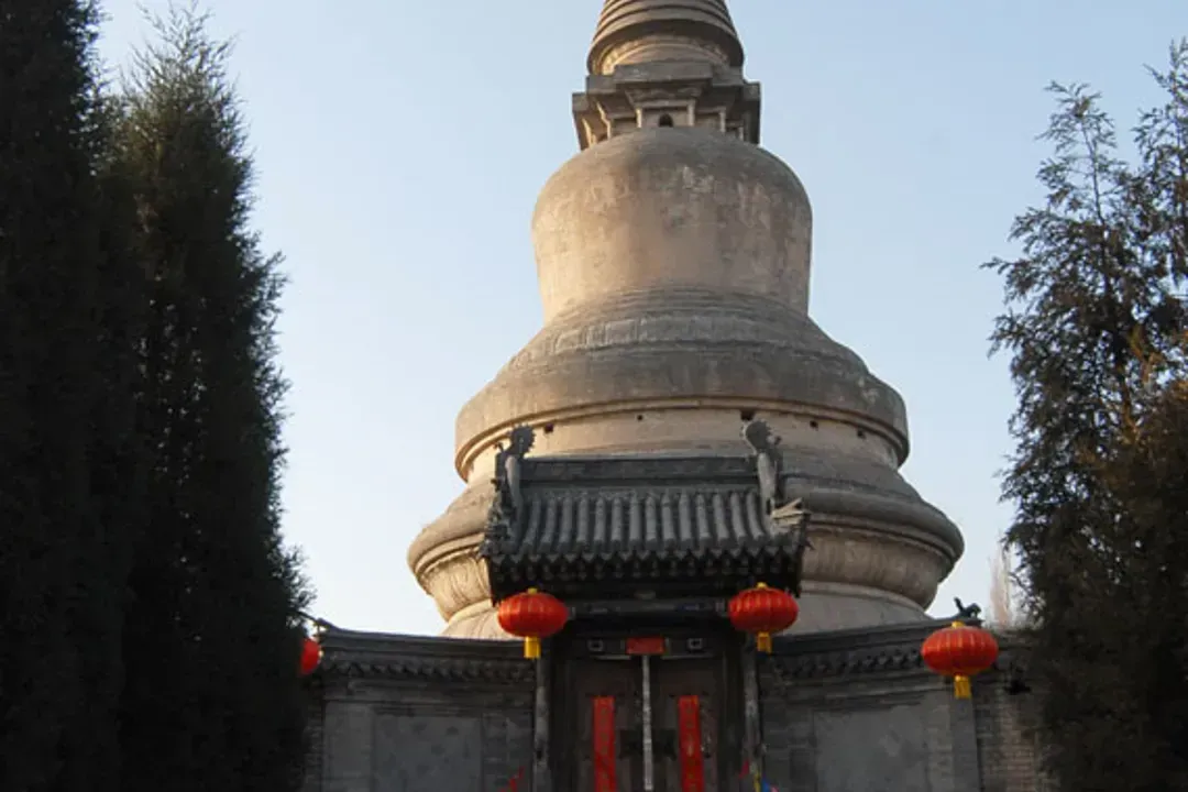 A scenic view of Xinzhou Ayuwang Pagoda Daixian