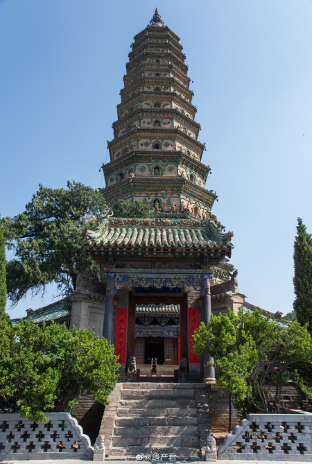 A scenic view of Xinzhou Fanshi Liuli Pagoda