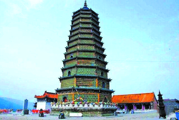 A scenic view of Xinzhou Fanshi Liuli Pagoda