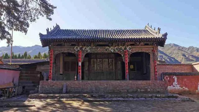 A scenic view of Xinzhou Gongzhu Temple