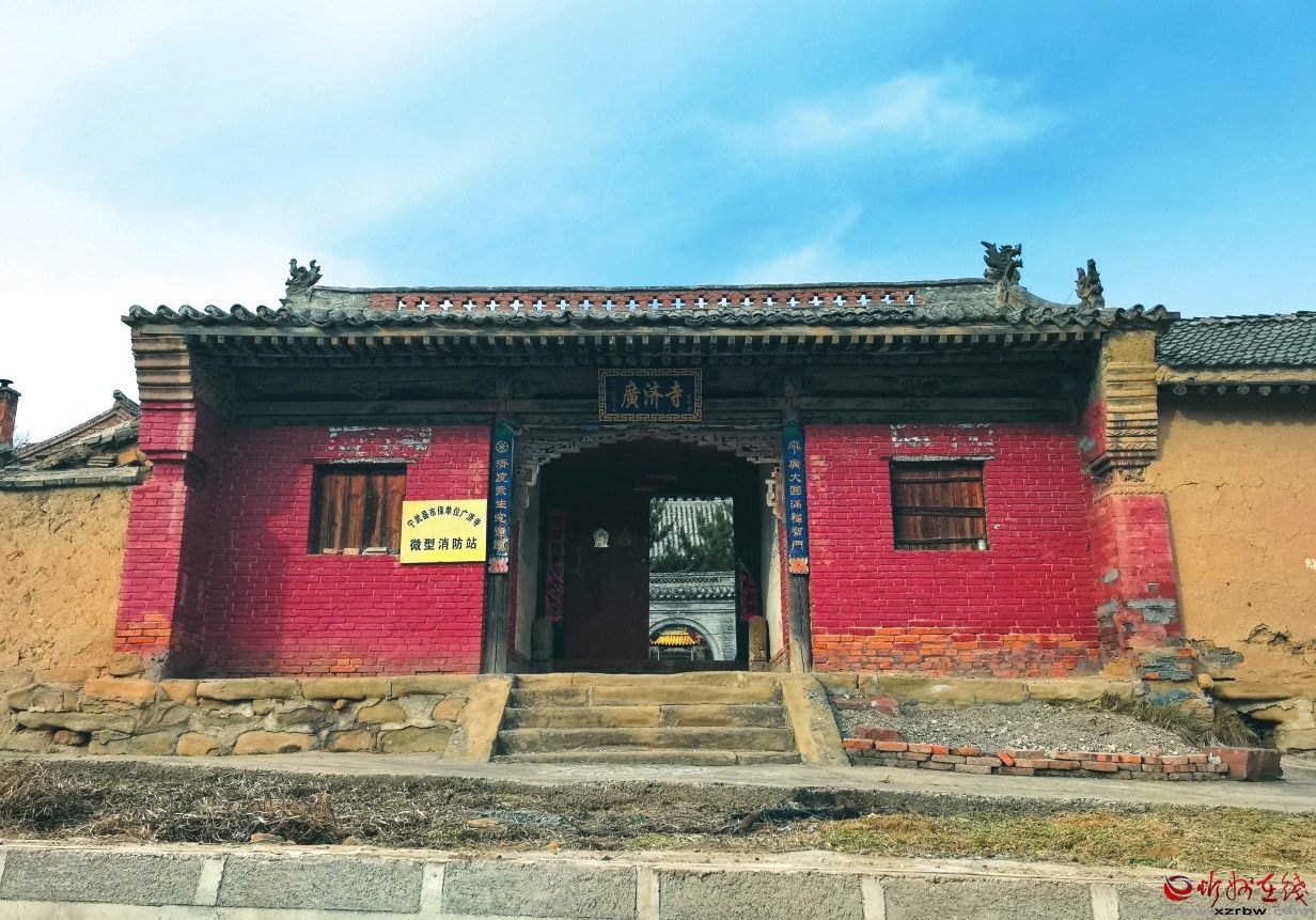 A scenic view of Xinzhou Guangji Temple Main Hall