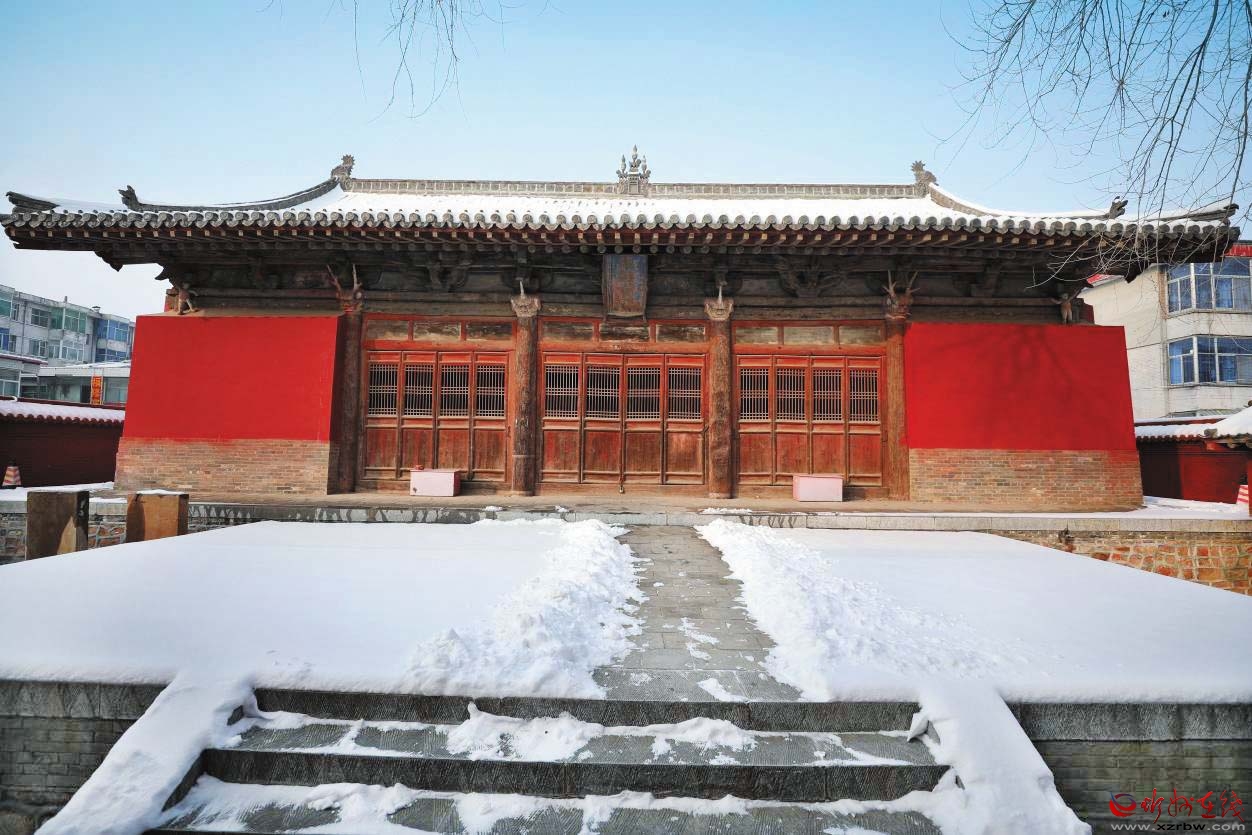 A scenic view of Xinzhou Guangji Temple Main Hall