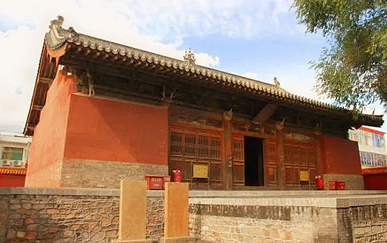 A scenic view of Xinzhou Guangji Temple Main Hall