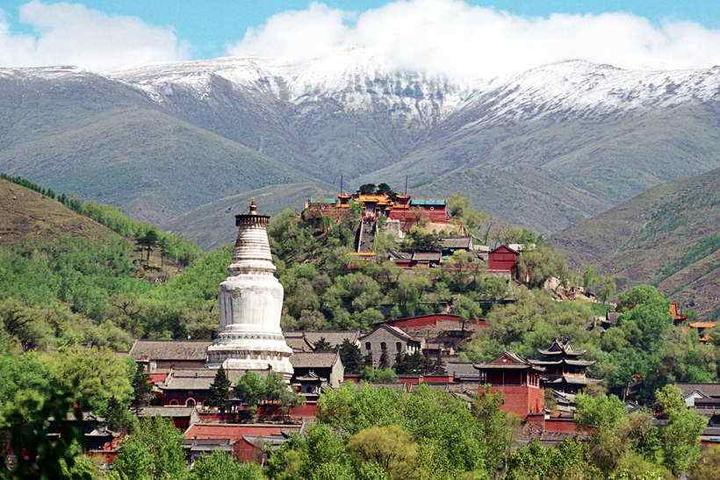 A scenic view of Xinzhou Luohou Temple