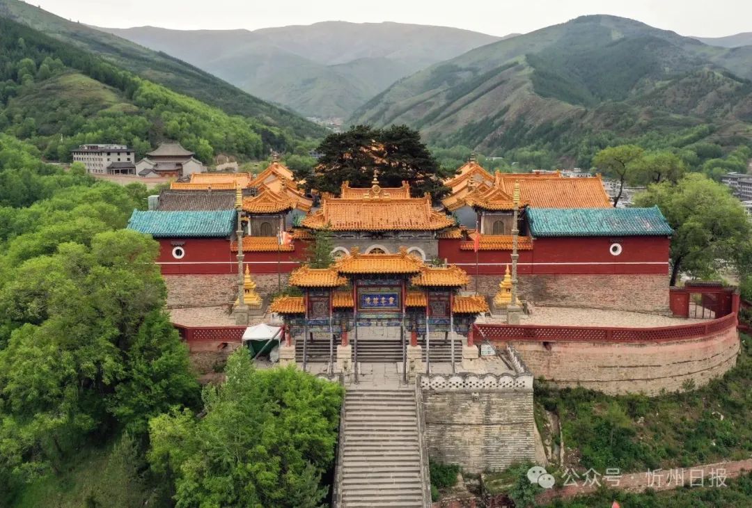 A scenic view of Xinzhou Wutaishan Ancient Buildings