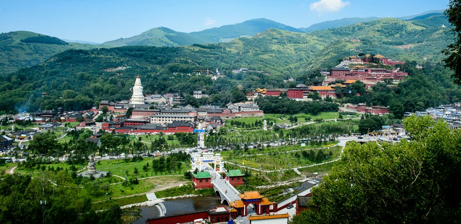 A scenic view of Xinzhou Wutaishan Zunsheng Temple
