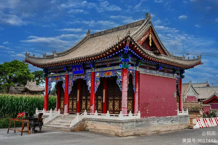 A scenic view of Xinzhou Yanshan Temple