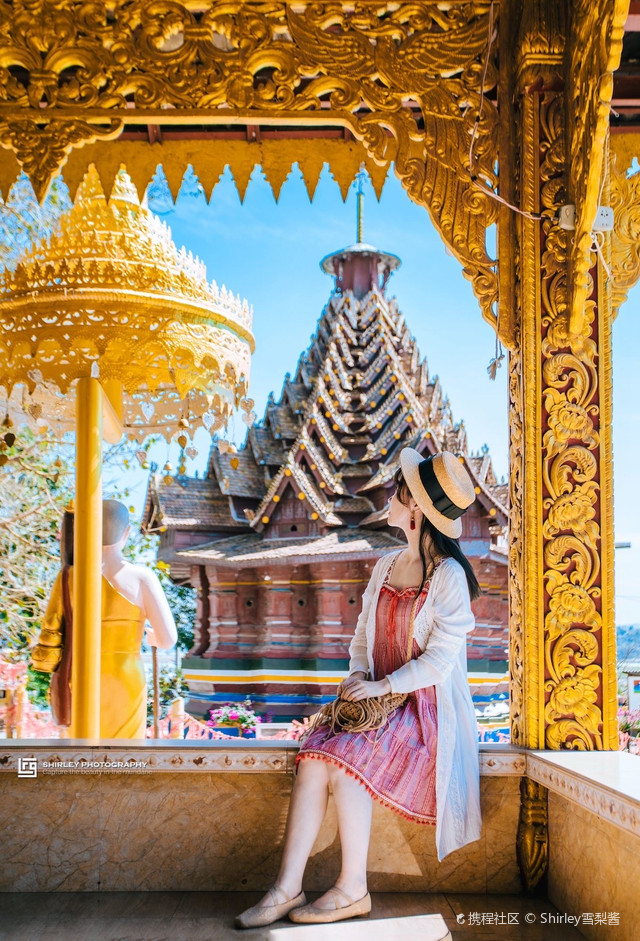A scenic view of Xishuangbanna Jingzhen Bajiaoting