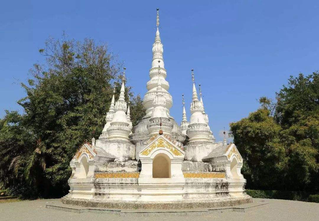 A scenic view of Xishuangbanna Manfeilong Ta