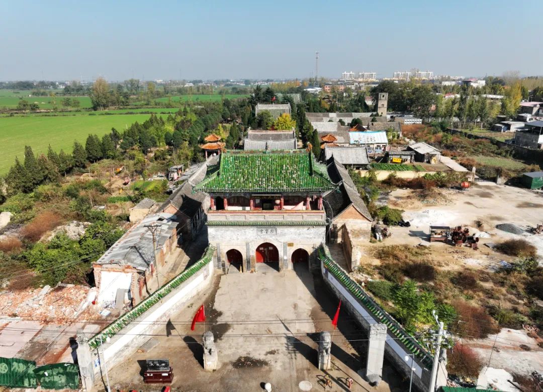 A scenic view of Xuchang Tianbaogong