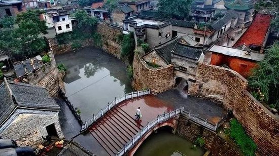 A scenic view of Xuchang Tianbaogong