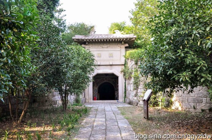 A scenic view of Xuchang Yuzhoutianningwanshousi