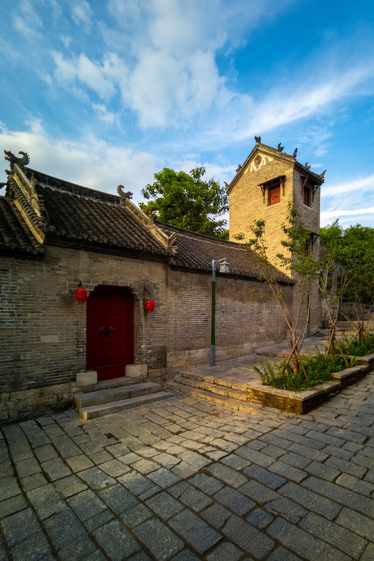 A scenic view of Xuzhou Hubushan Gu Jianzhuqun