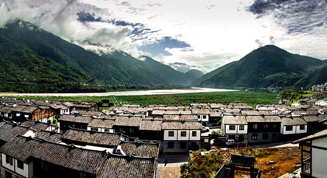 A scenic view of Yaan Hongjun Qiangdu Daduhe Yizhi