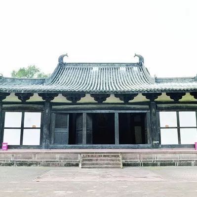 A scenic view of Yaan Lushan Qinglongsi Dadian