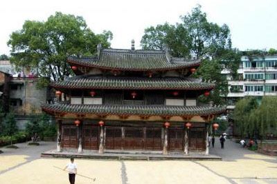 A scenic view of Yaan Lushan Qinglongsi Dadian