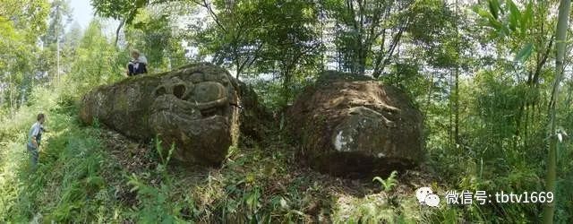 A scenic view of Yaan Lushan Qinglongsi Dadian