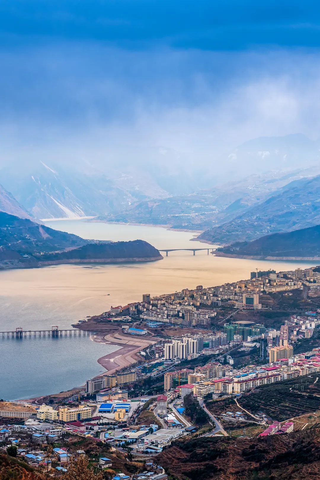 A scenic view of Yaan Pingxianglou