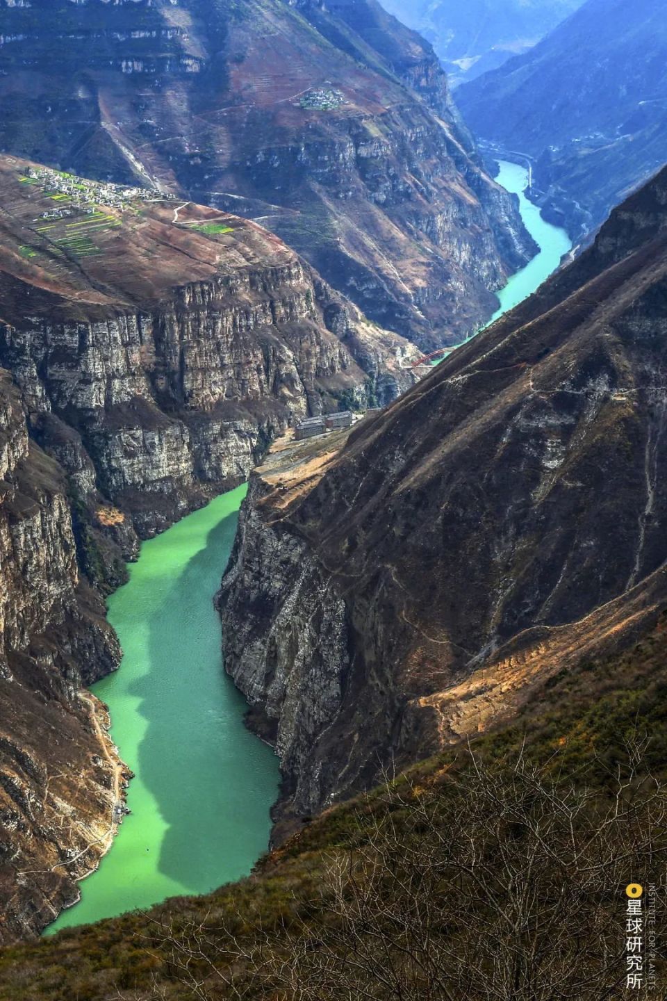 A scenic view of Yaan Pingxianglou