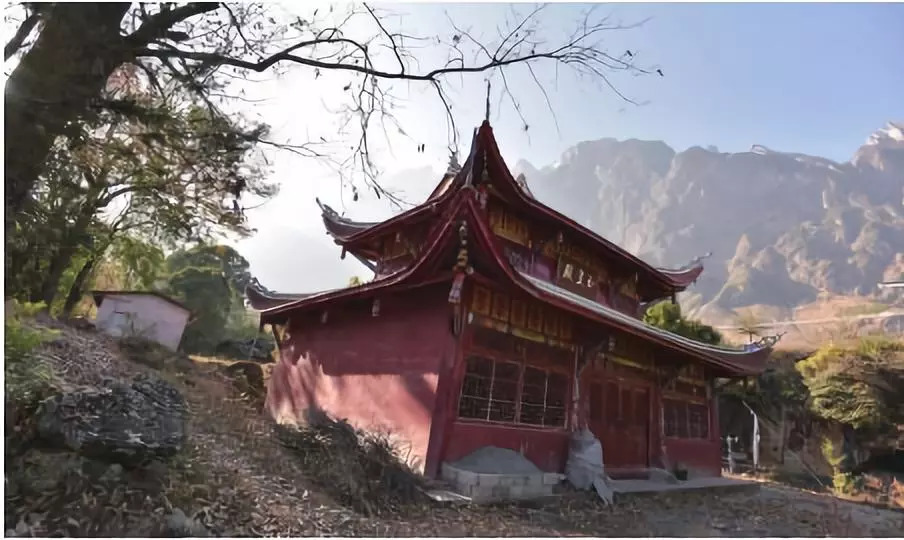 A scenic view of Yaan Qingdai Gongxing Chahao Jiuzhi