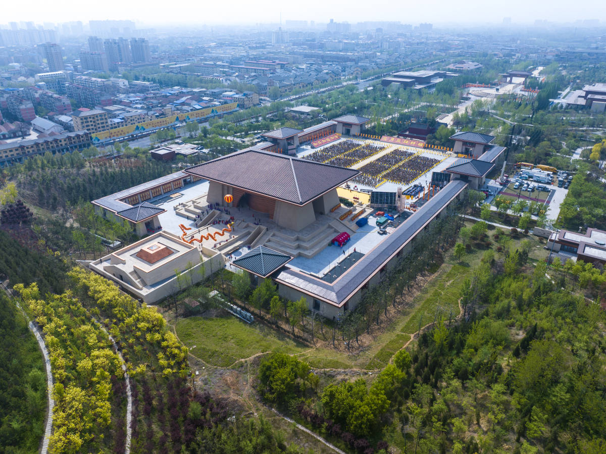 A scenic view of Yanan Huangdi Mausoleum
