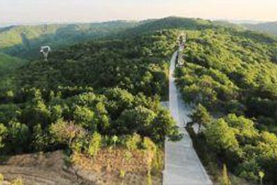 A scenic view of Yanan Qin Zhidao Yanan Section