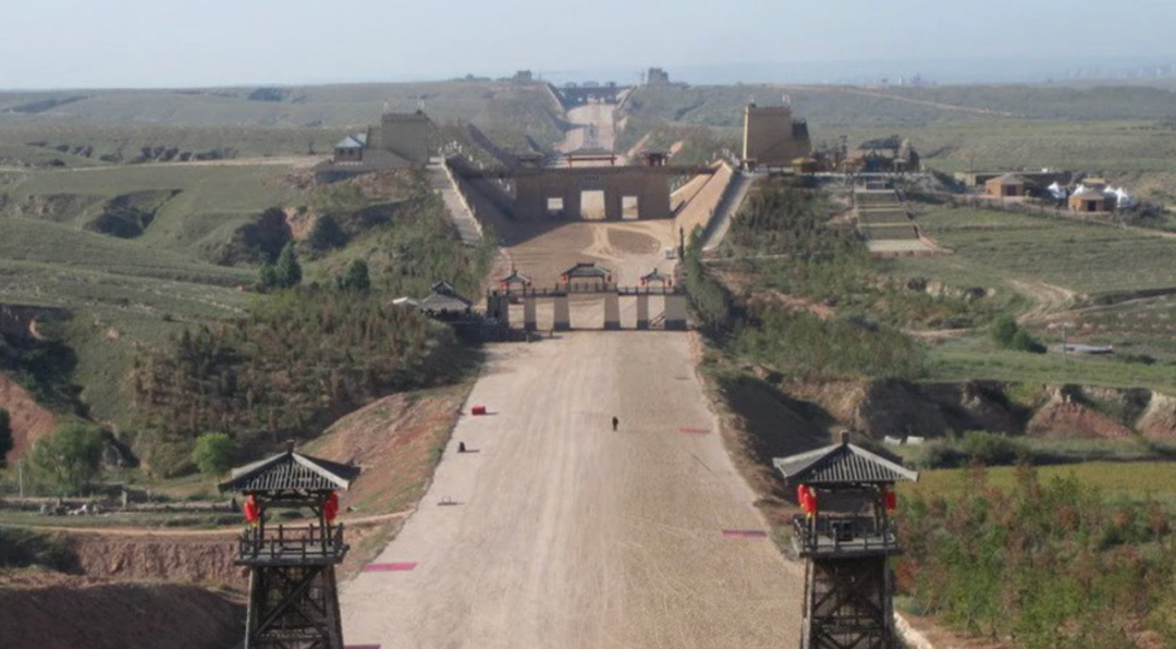 A scenic view of Yanan Qin Zhidao Yanan Section