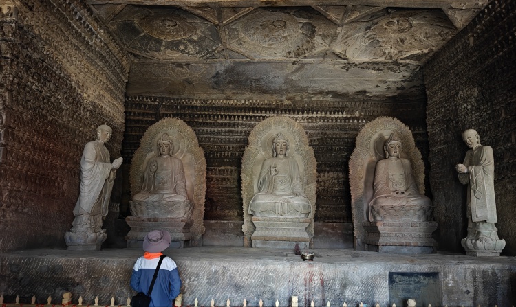 A scenic view of Yanan Qingliangshan Wanfo Cave Grottoes