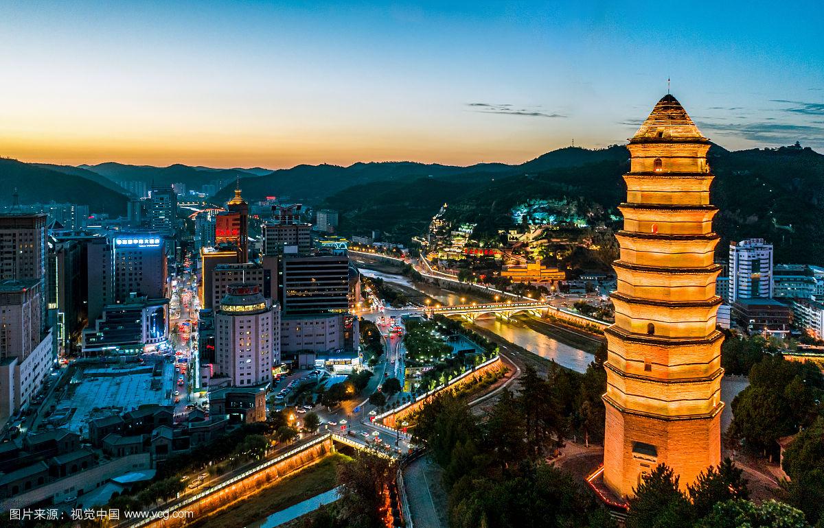 A scenic view of Yanan Wanfeng Pagoda