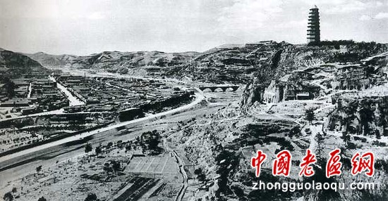 A scenic view of Yanan Wanfeng Pagoda