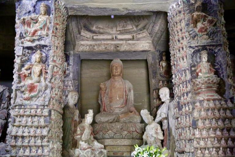 Yanan Zhongshan Grottoes: A Must-Visit Destination for Culture Enthusiasts in Shaanxi Province