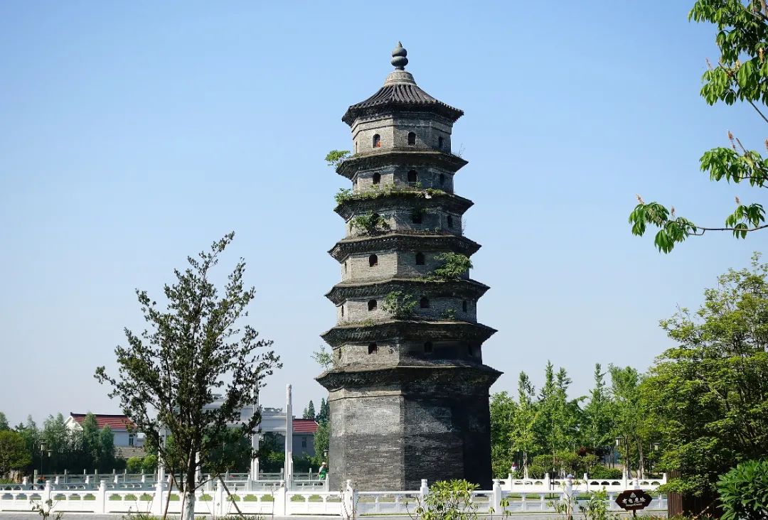 A scenic view of Yancheng Haichunxuan Ta
