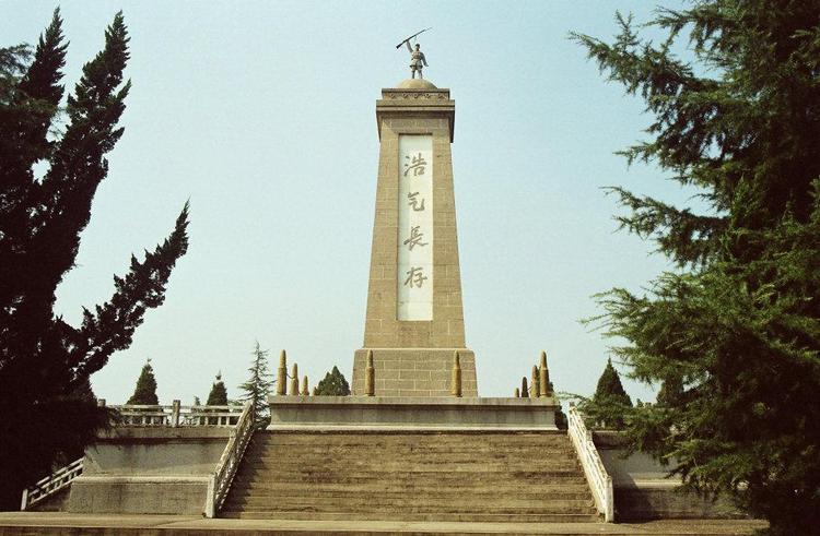 A scenic view of Yancheng Xinsijun Yanfuqu Kangri Zhenwang Jiangshi Jinianta