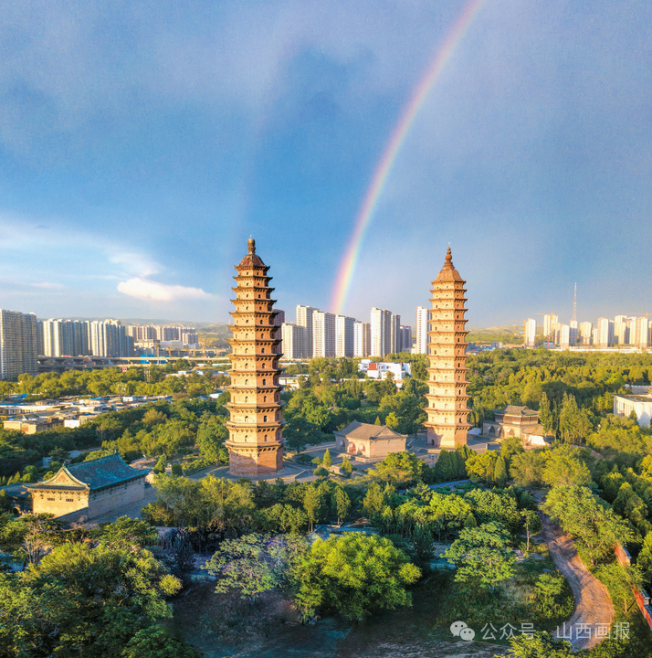 A scenic view of Yangquan Guanshan Tianning Temple Twin Pagodas