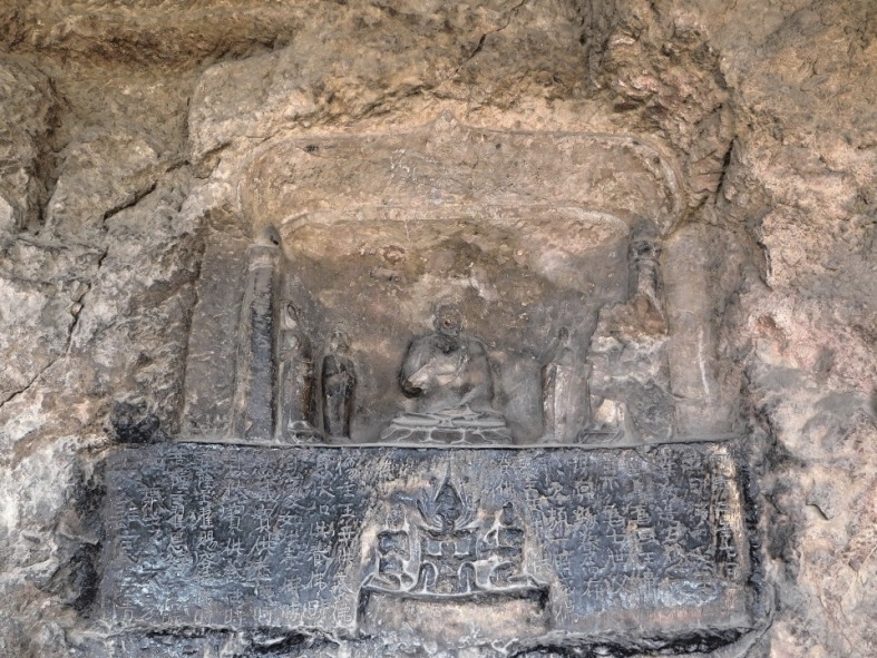 A scenic view of Yangquan Kaihe Temple Grottoes