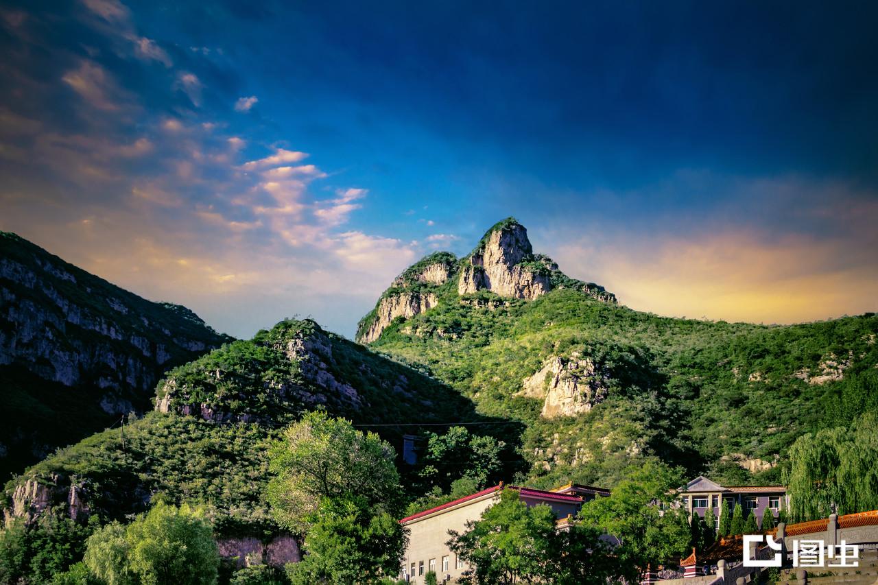 A scenic view of Yangquan Pingding Machi Yan Temple