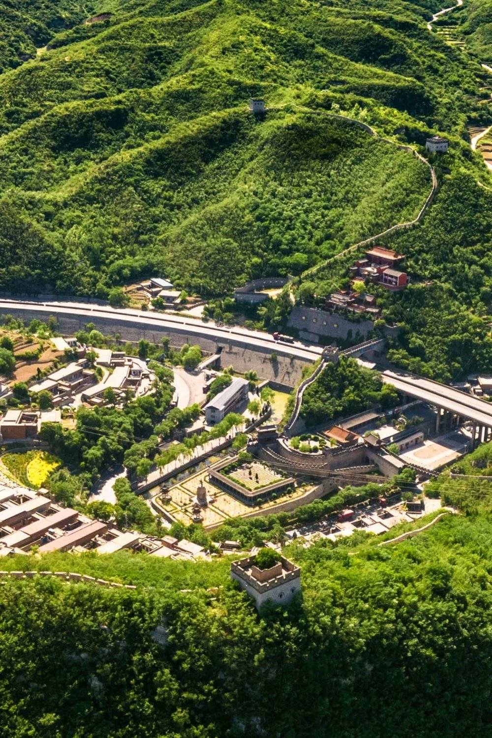 A scenic view of Yangquan Pingding Machi Yan Temple