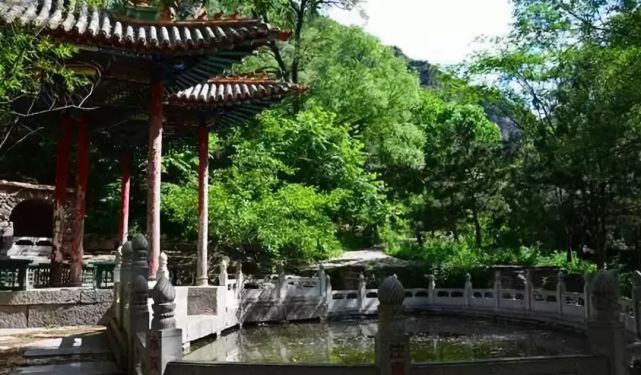 A scenic view of Yangquan Zangshan Ci