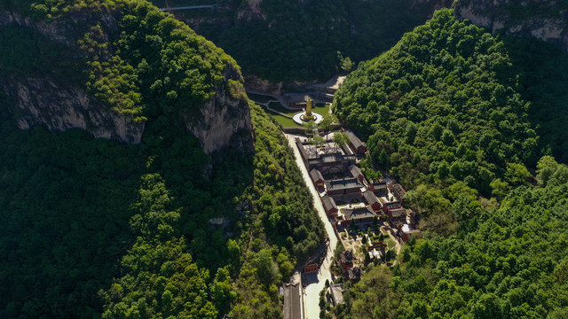 A scenic view of Yangquan Zangshan Ci