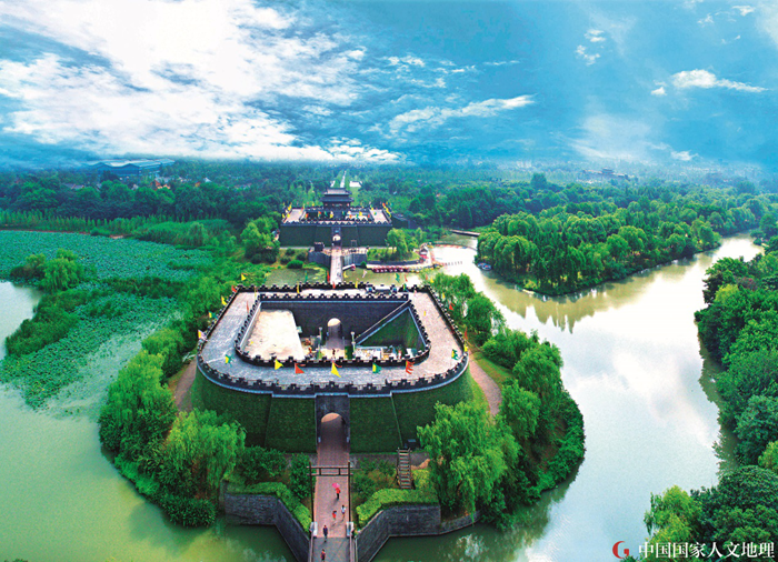 A scenic view of Yangzhou Cheng Yizhi