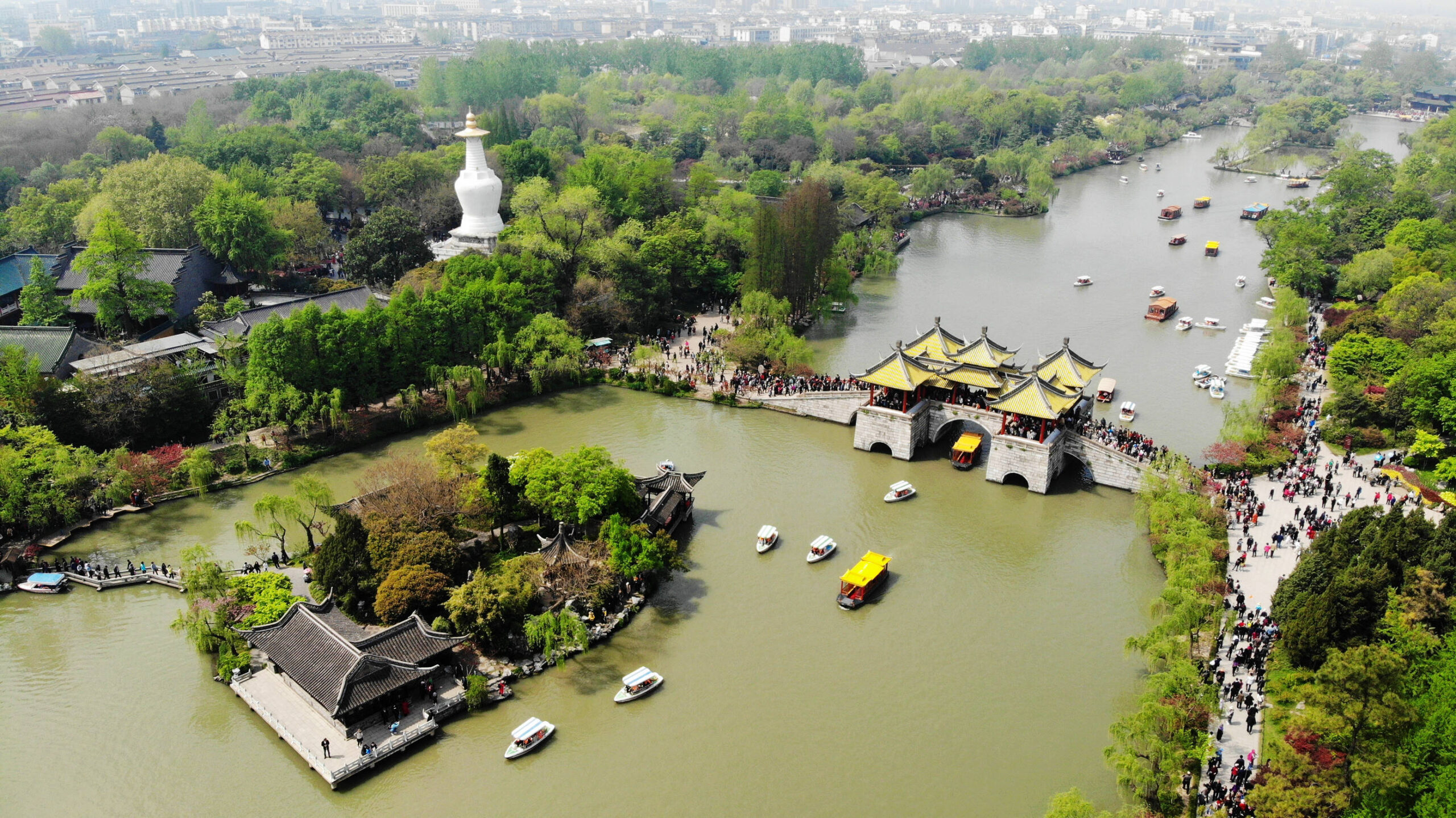 A scenic view of Yangzhou Cheng Yizhi