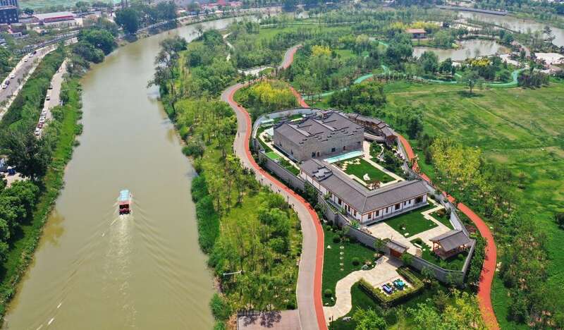 A scenic view of Yangzhou Dayunhe Subitems