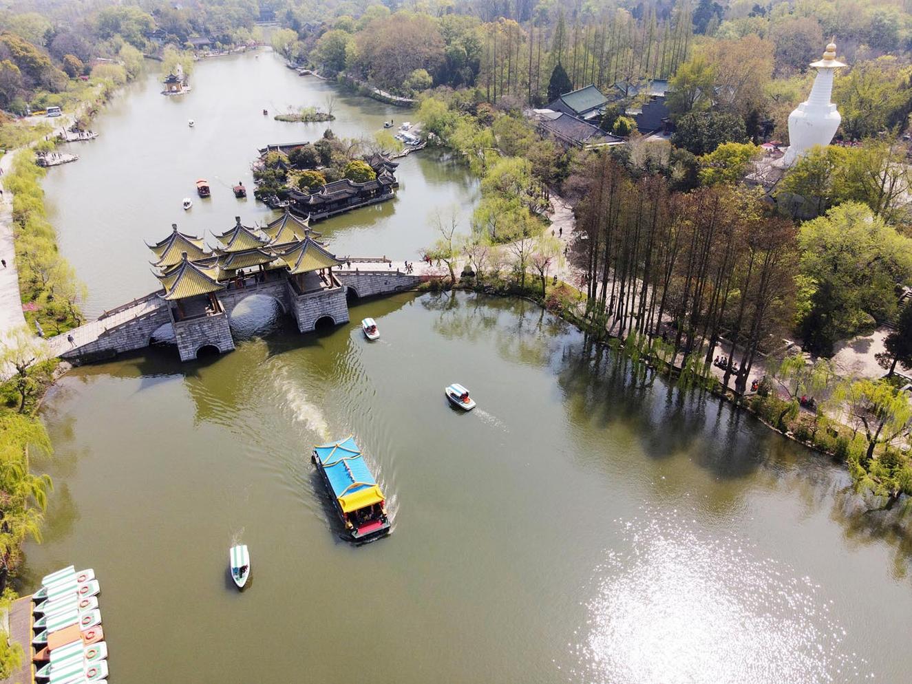 A scenic view of Yangzhou Dayunhe Subitems