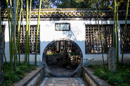 A scenic view of Yangzhou Geyuan