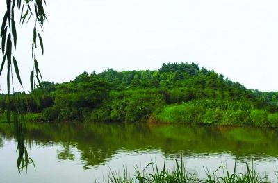 A scenic view of Yangzhou Miaoshan Hanmu