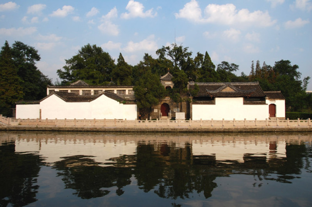 A scenic view of Yangzhou Puhading Mu