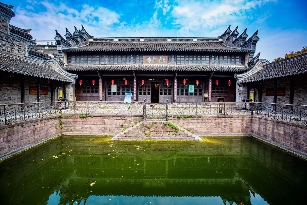 A scenic view of Yangzhou Wushi Zhaidi